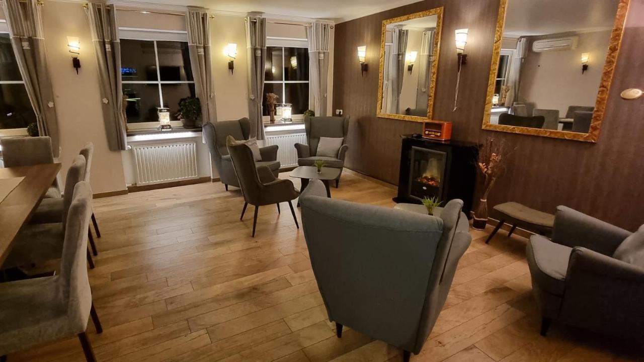 Hotel Rhoener Land Garni - Bed & Breakfast Oberthulba Buitenkant foto