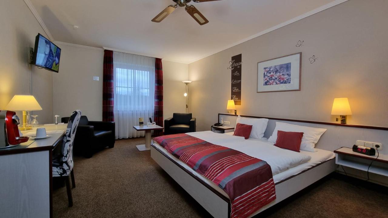 Hotel Rhoener Land Garni - Bed & Breakfast Oberthulba Buitenkant foto