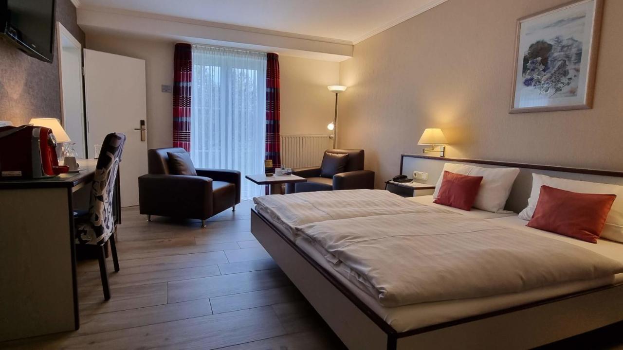 Hotel Rhoener Land Garni - Bed & Breakfast Oberthulba Buitenkant foto