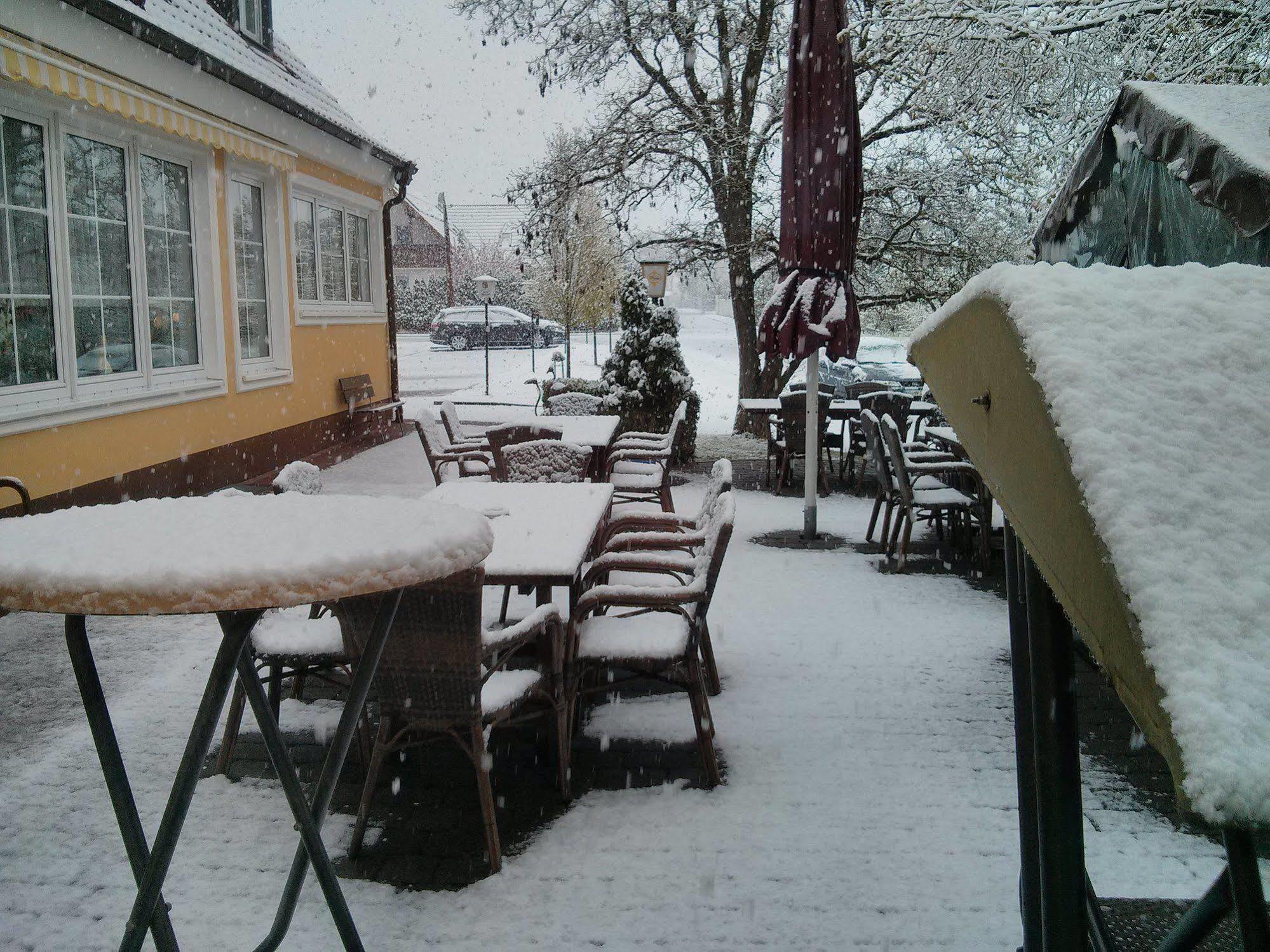 Hotel Rhoener Land Garni - Bed & Breakfast Oberthulba Buitenkant foto