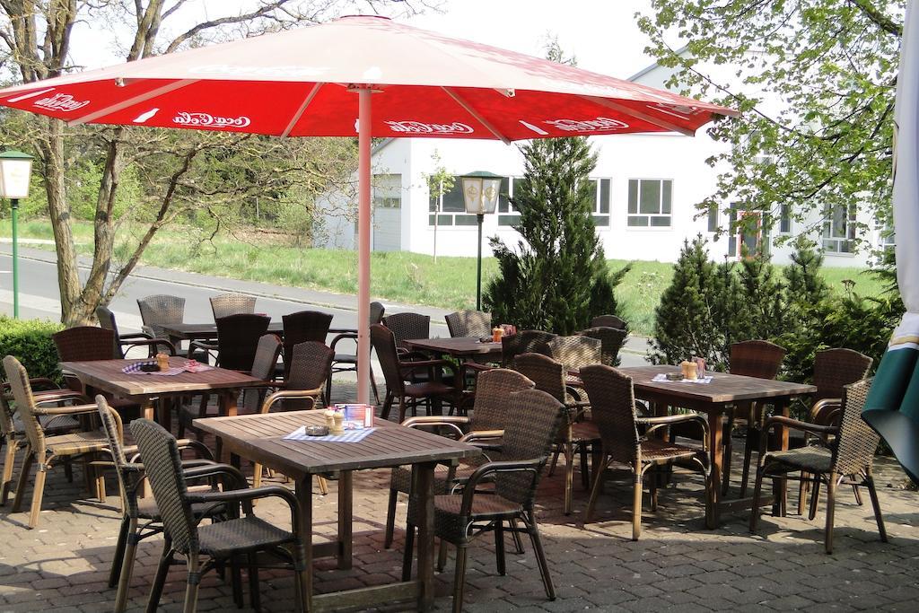 Hotel Rhoener Land Garni - Bed & Breakfast Oberthulba Buitenkant foto