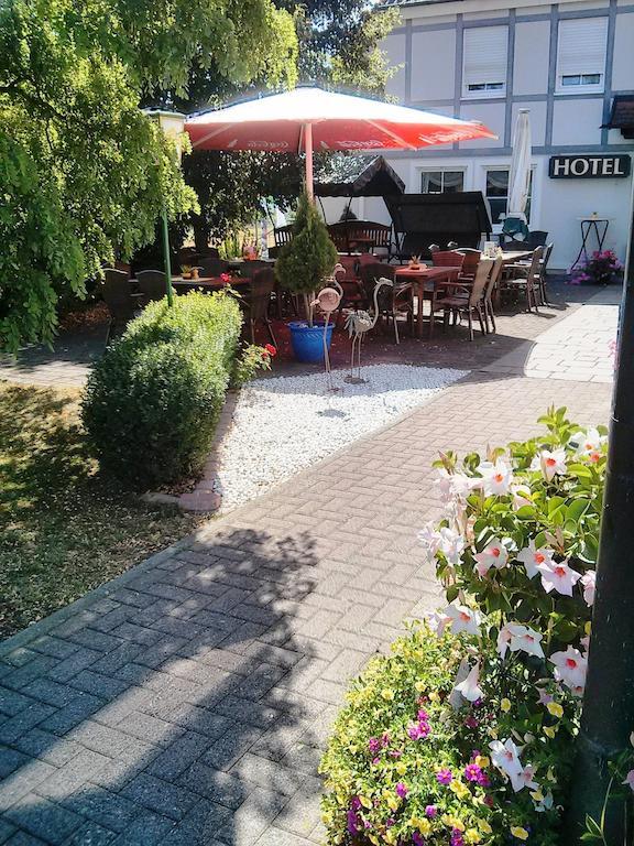 Hotel Rhoener Land Garni - Bed & Breakfast Oberthulba Buitenkant foto
