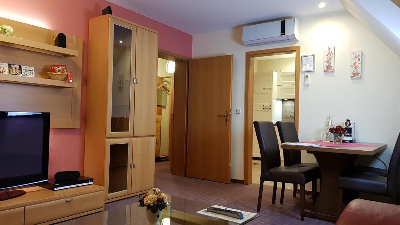 Hotel Rhoener Land Garni - Bed & Breakfast Oberthulba Buitenkant foto